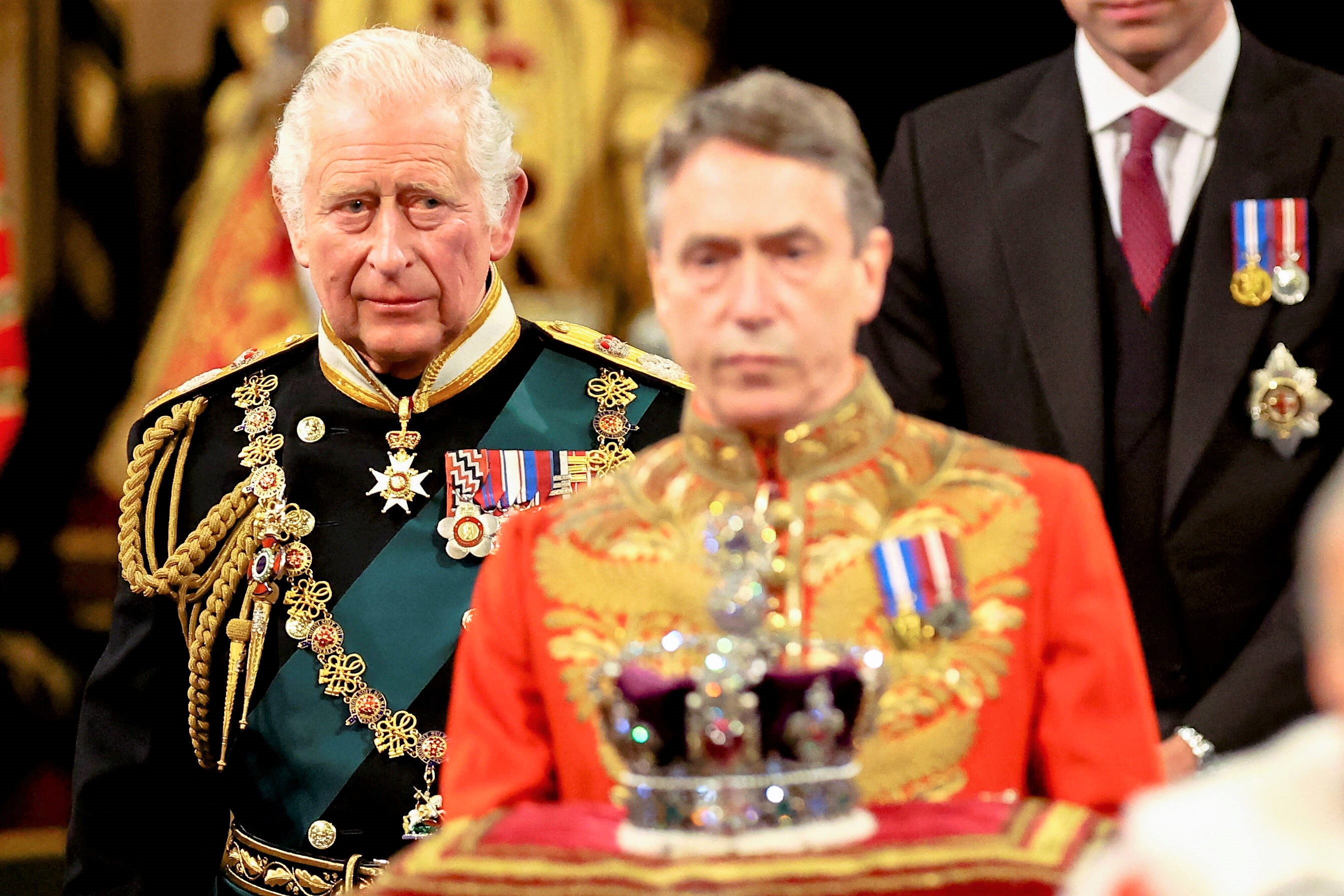 König Charles wirft Prinz Andrew aus dem Palast! Harte Entscheidung von Charles gegen seinen Bruder