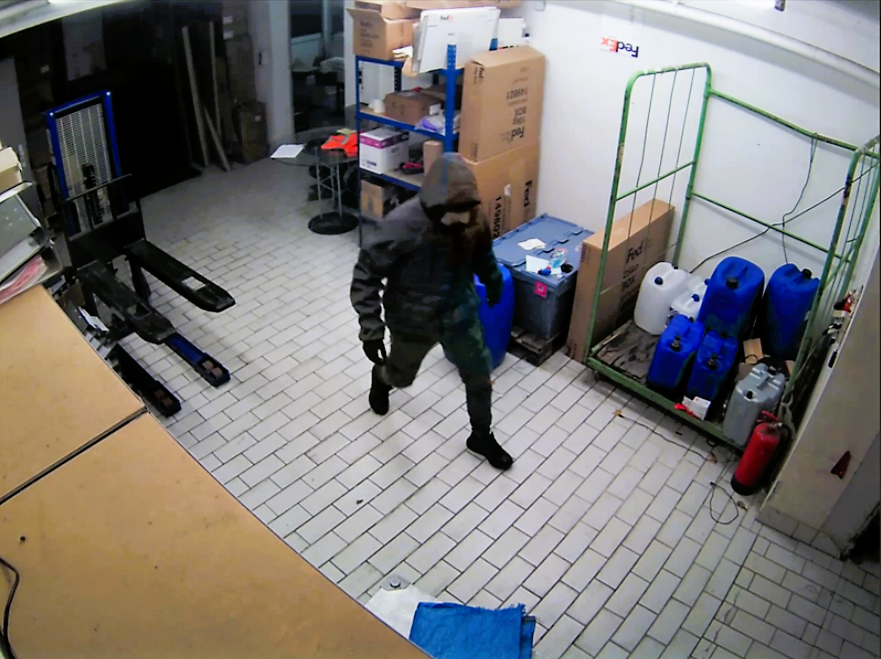 Überfall auf Werttransporter! Täter erbeuten Millionen - Polizei bittet Öffentlichkeit um Mithilfe!