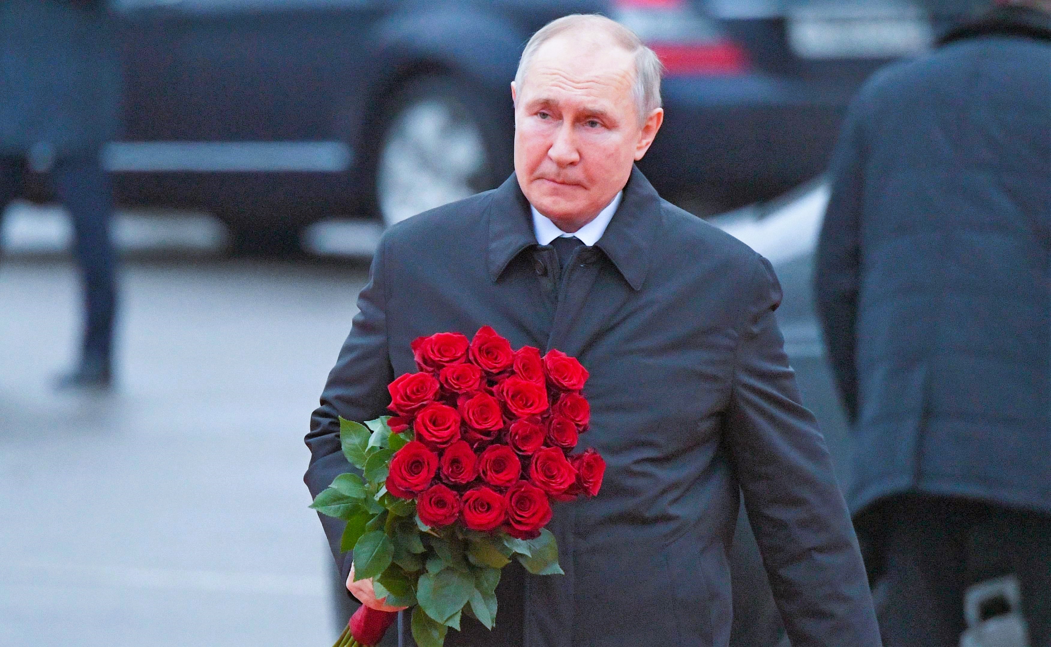 Ist das Putins Tod? Russlands Elite weiß, dass mit Putin "etwas nicht stimmt"! Ex-Diplomat mit düsterer Vorhersage
