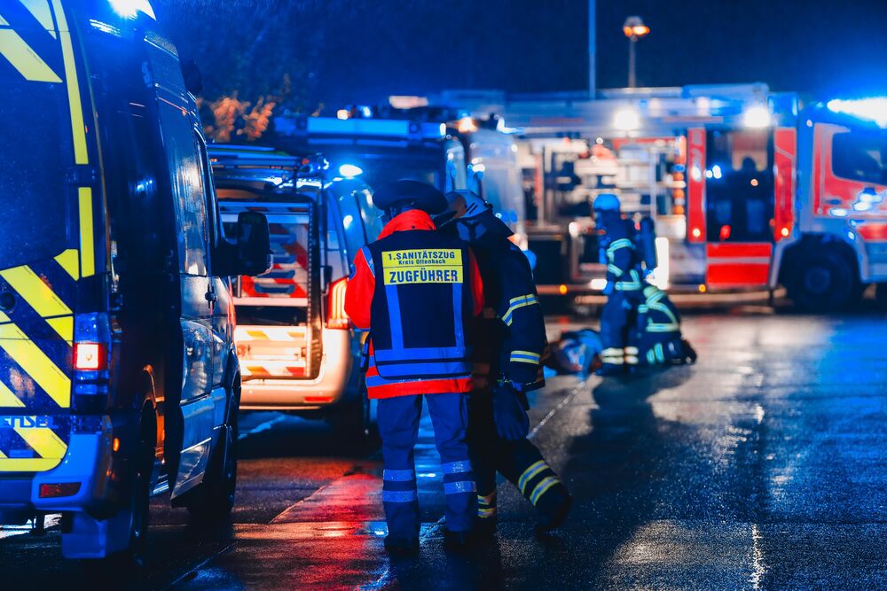 18-jähriger PS-Protz überfährt Fahrradfahrer an Fußhänger-Ampel 