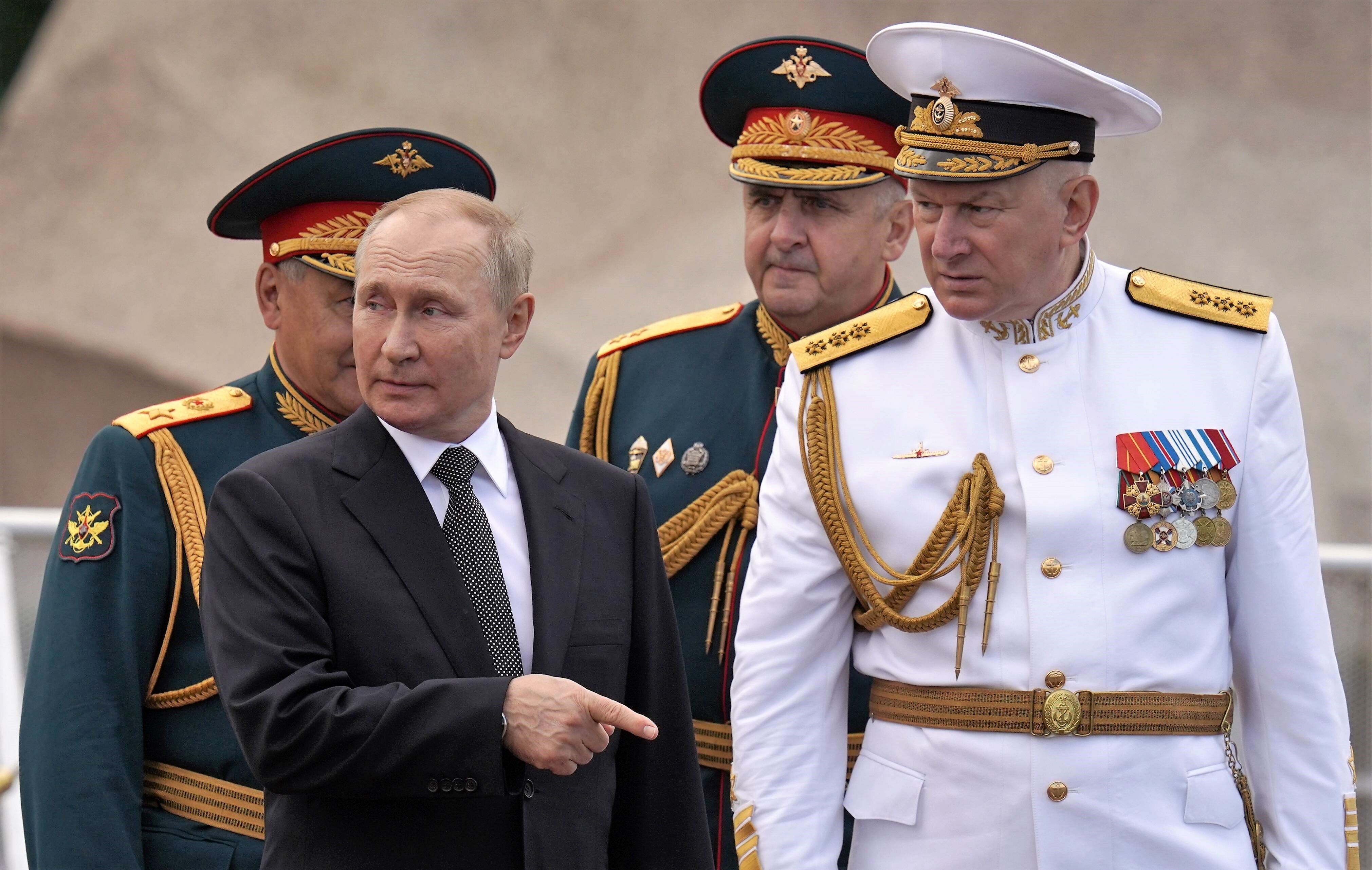 Putins Admiral schmeißt hin! Chef der Pazifikflotte nimmt seinen Hut nach Blitz-Inspektion!