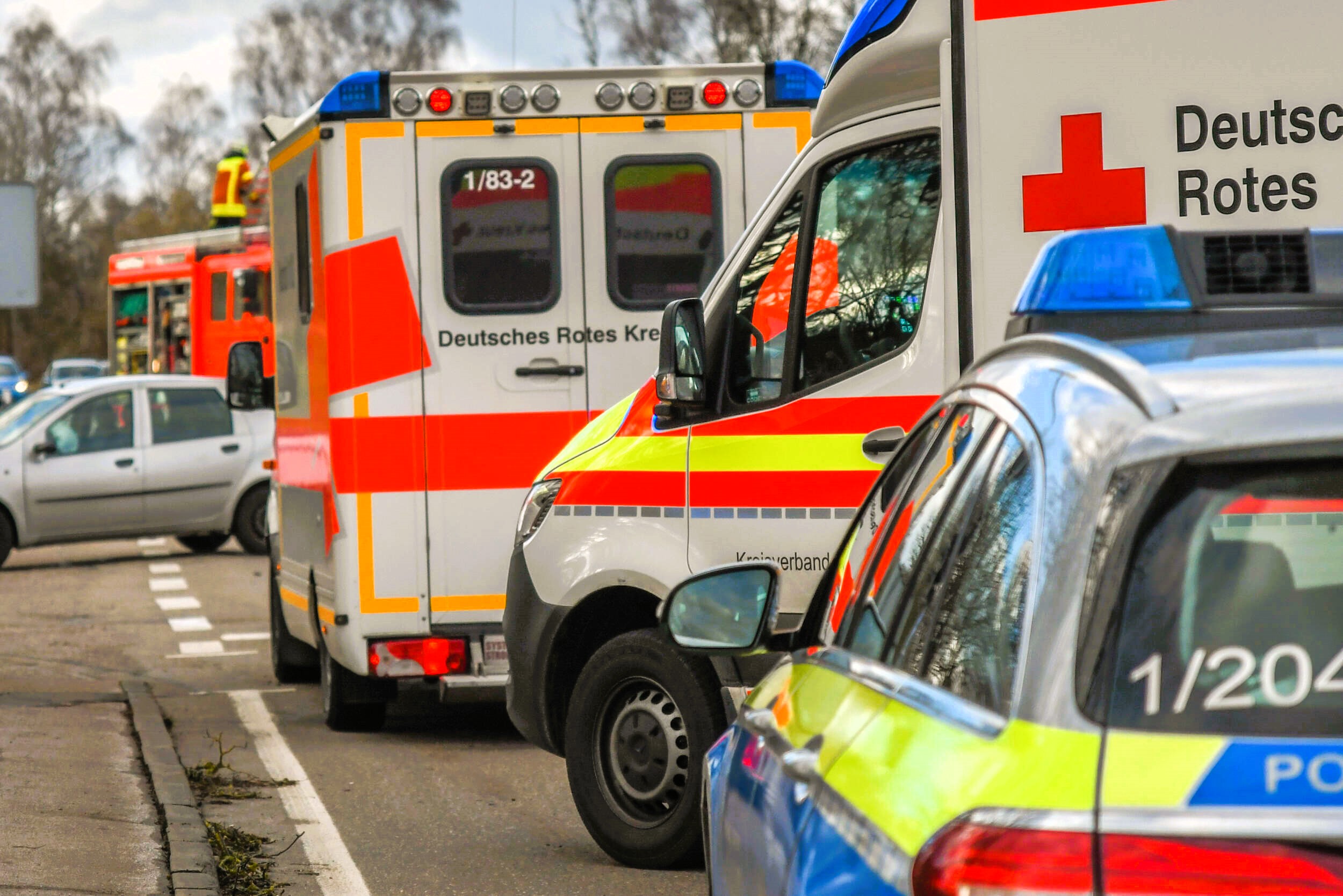 Junge (10) von Linienbus überfahren! Tragischer Unfall an Bushaltestelle