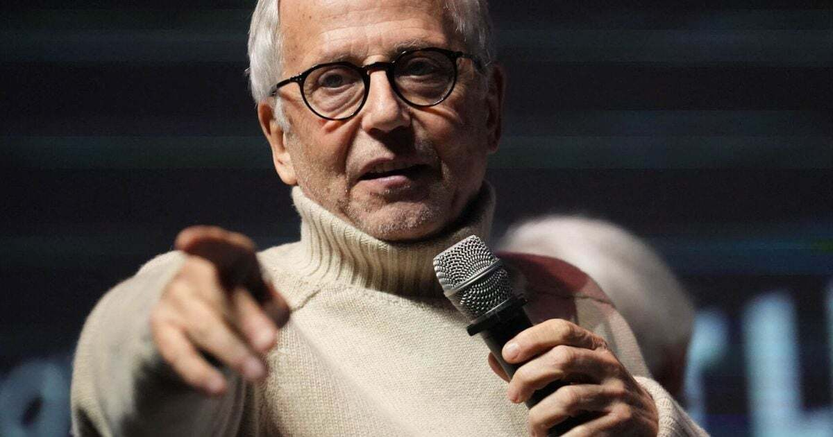 Fabrice Luchini pris au dépourvu sur scène : une spectatrice perturbe la représentation