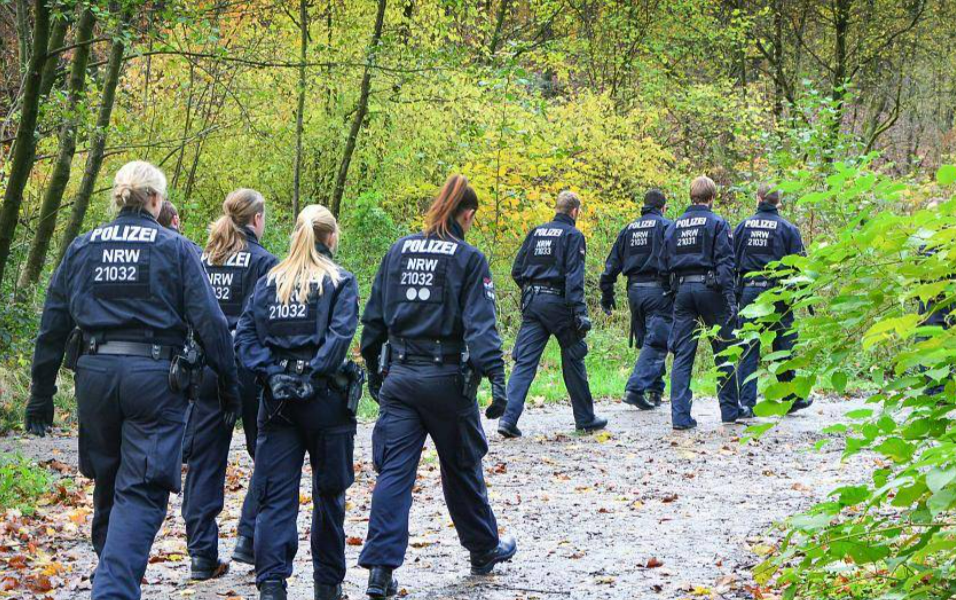 Schon wieder! 13-jährige Schülerin verschwunden - Polizei startet Öffentlichkeitsfahndung